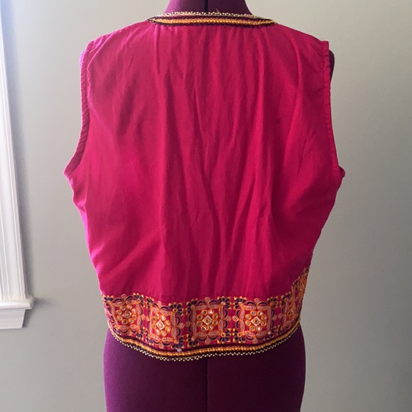 Beautiful vest - Picture 3 of 7